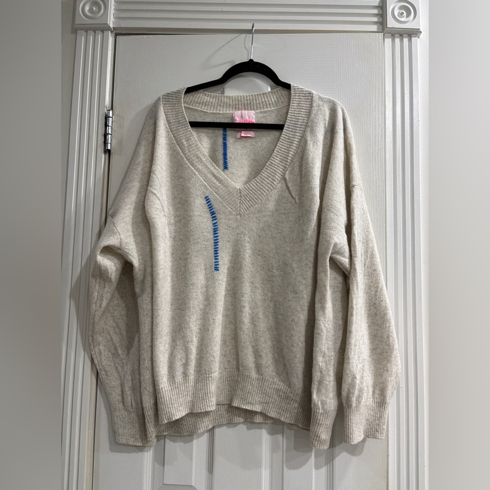 CRUSH CASHMERE V NECK SWEATER OATMEAL /CREAM WITH BLUE STITCH DETAILS SIZE 2 MED
